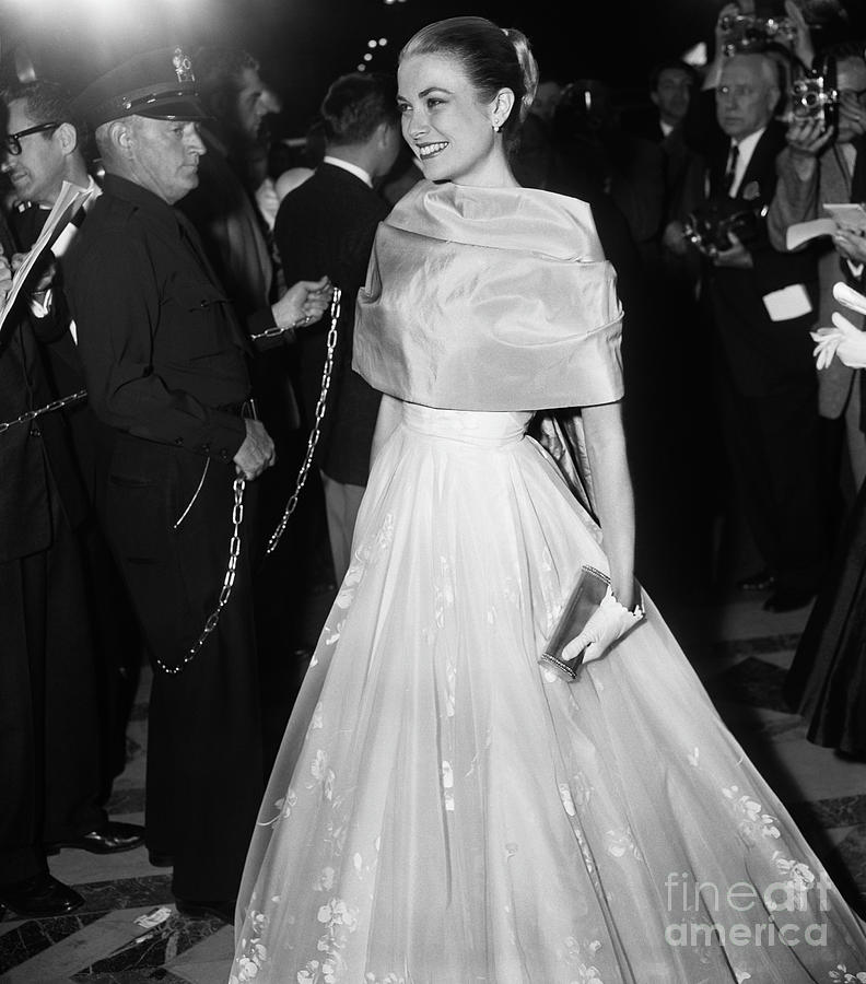 Grace Kelly At The Academy Awards Photograph by Bettmann