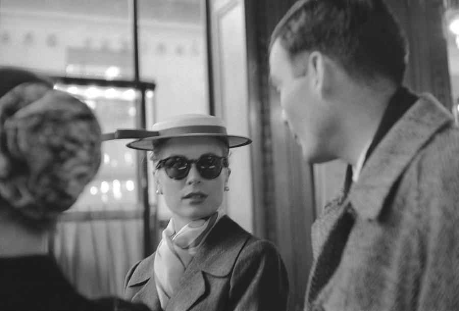 Celebrity Photograph - Grace Kelly Shops At Cartier by Lisa Larsen