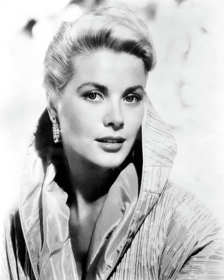 Grace Kelly Stunning Elegance In The Studio Photograph by Globe Photos ...