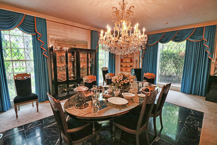 Graceland - Dining Room Photograph by Allen Beatty