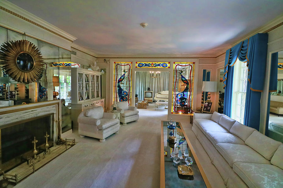 Graceland - Living Room Photograph by Allen Beatty