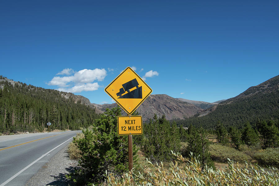 Gradient Warning Sign On Highway 140, Yosemite National Park ...