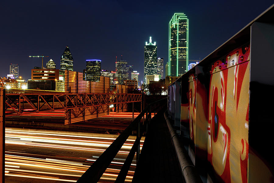 : Dallas Texas Hoodie - Downtown City Skyline Sweatshirt : Sports  & Outdoors