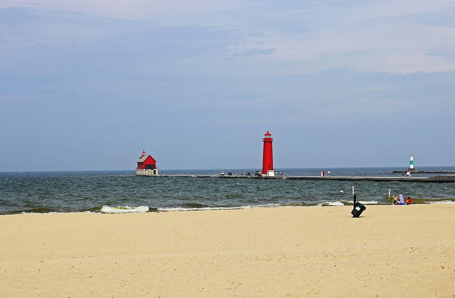 Grand Haven Lighthouse Photograph by Michiale Schneider
