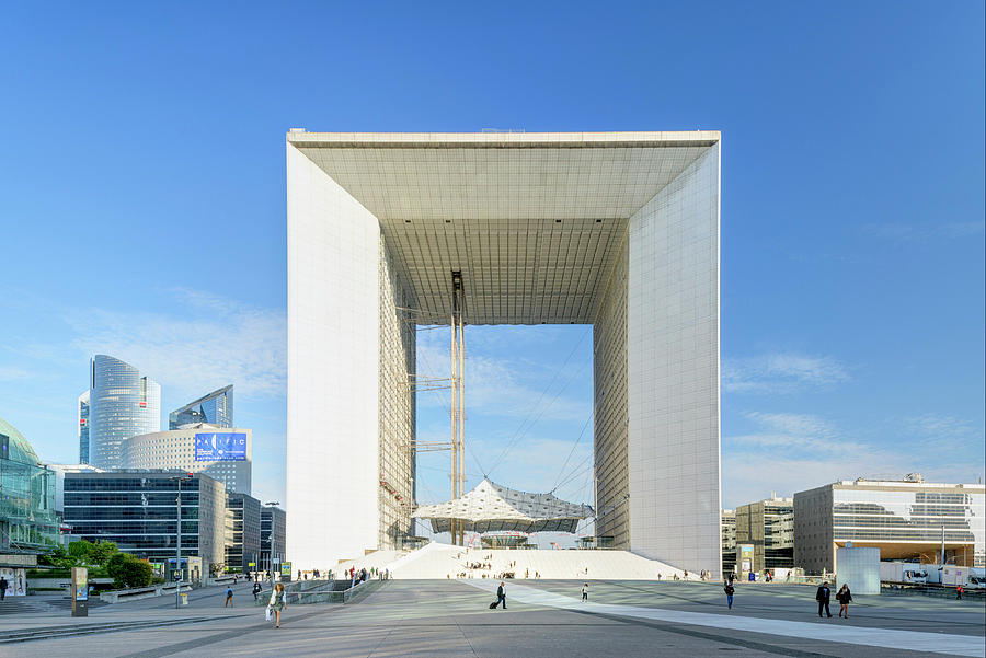 Grande Arche De La Defense In Paris by Claudio Cassaro