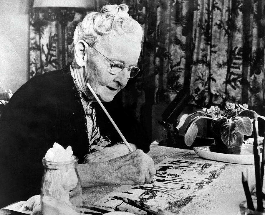 Grandma Moses Painting Photograph by Underwood Archives