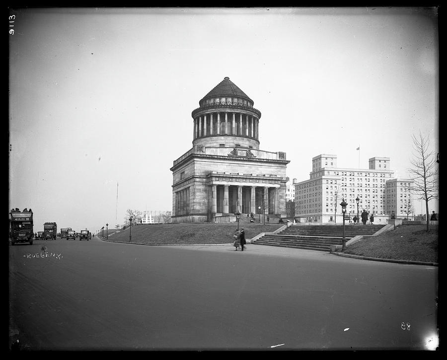 Grants Tomb And Riverside Drive From Photograph by The New York Historical Society