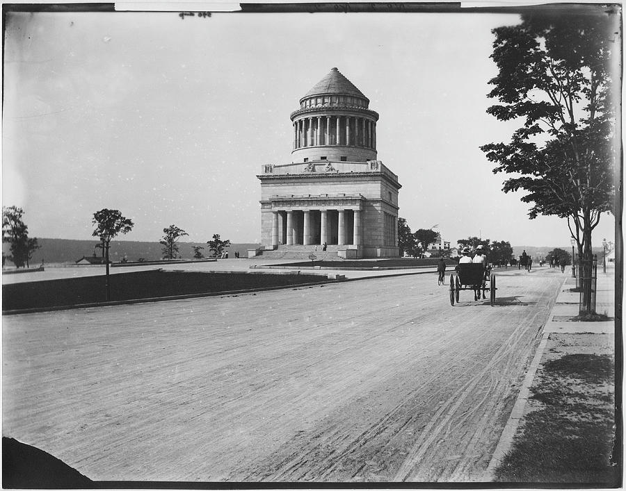Grants Tomb Photograph by The New York Historical Society