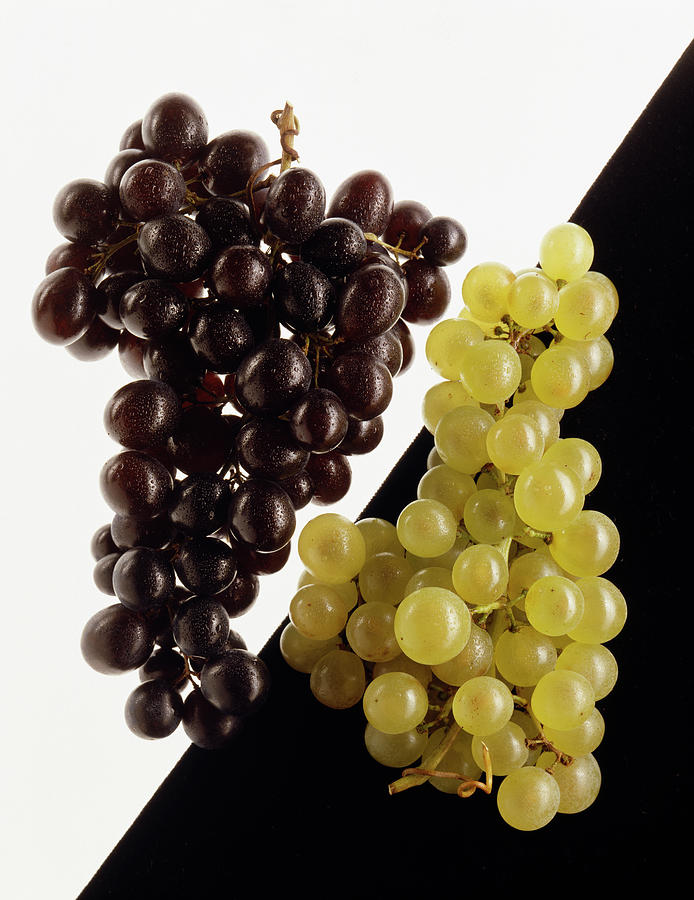 Fruit Photograph - Grappes De Raisins Noirs Et Blancs Black And White Grapes by Hussenot - Photocuisine
