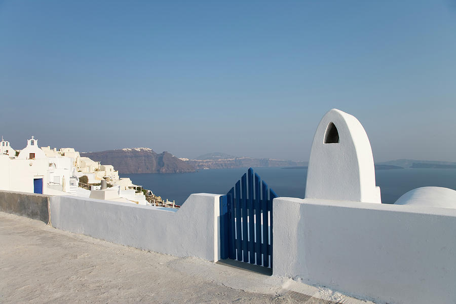 Greece, Cyclades, Santorini, Oia, Gate Photograph by Buena Vista Images