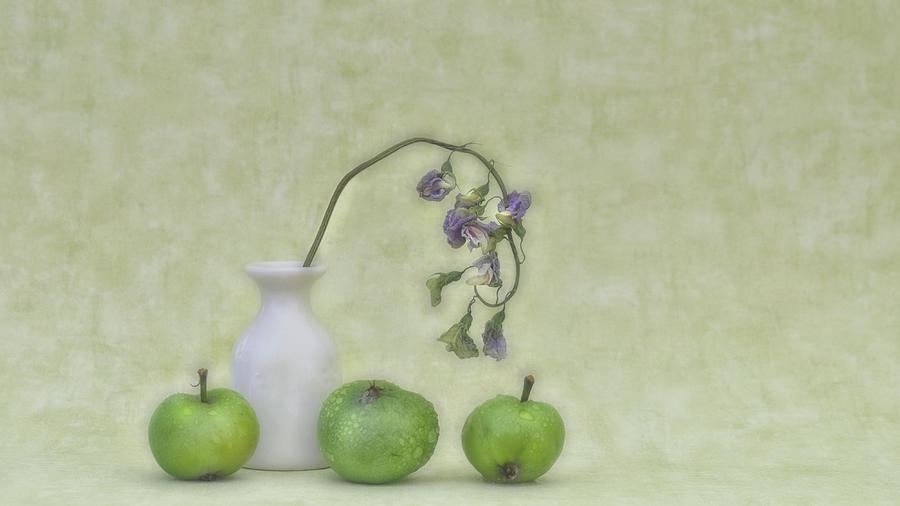 Still Life Photograph - Green Apples by Marie-anne Stas