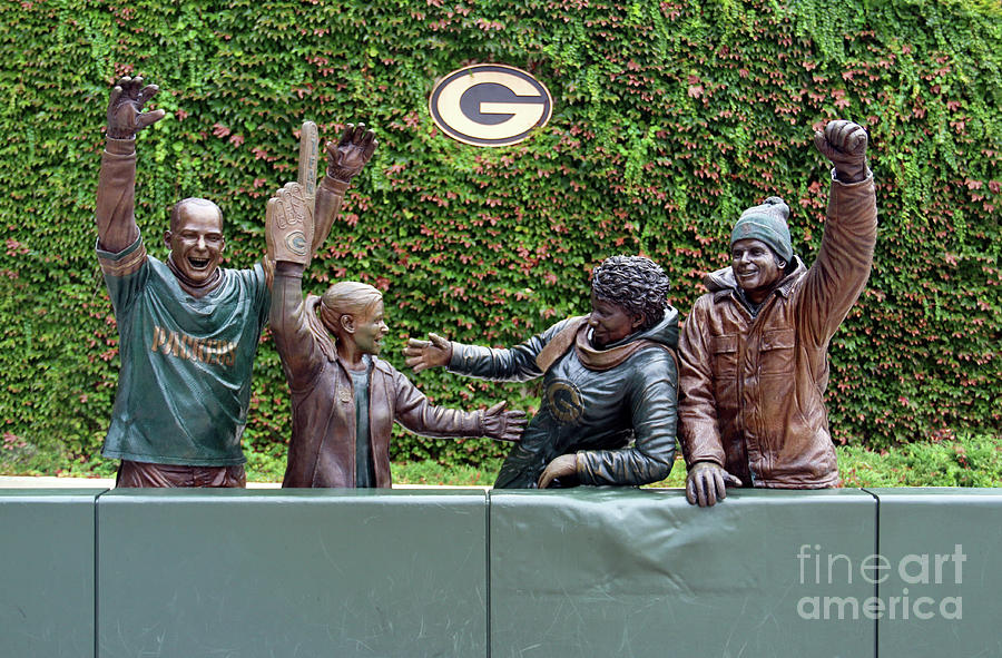 Green Bay Packers Fans Statues 4441 Photograph by Jack Schultz