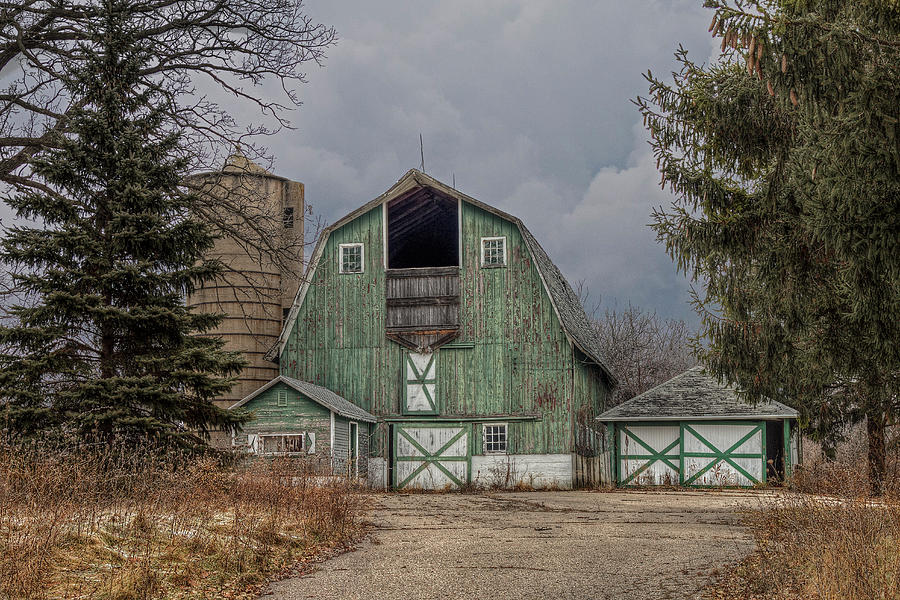 Green Wisconsin Barn Photograph by Karl Mohr