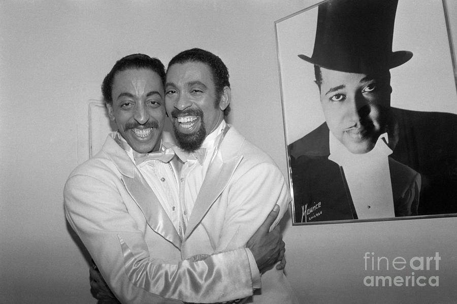 Gregory Hines Hugs Brother Maurice Photograph by Bettmann