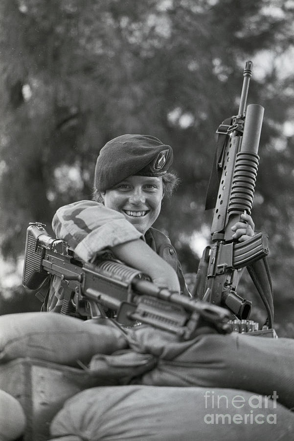 Grenada Invasion Soldier With Guns Photograph by Bettmann
