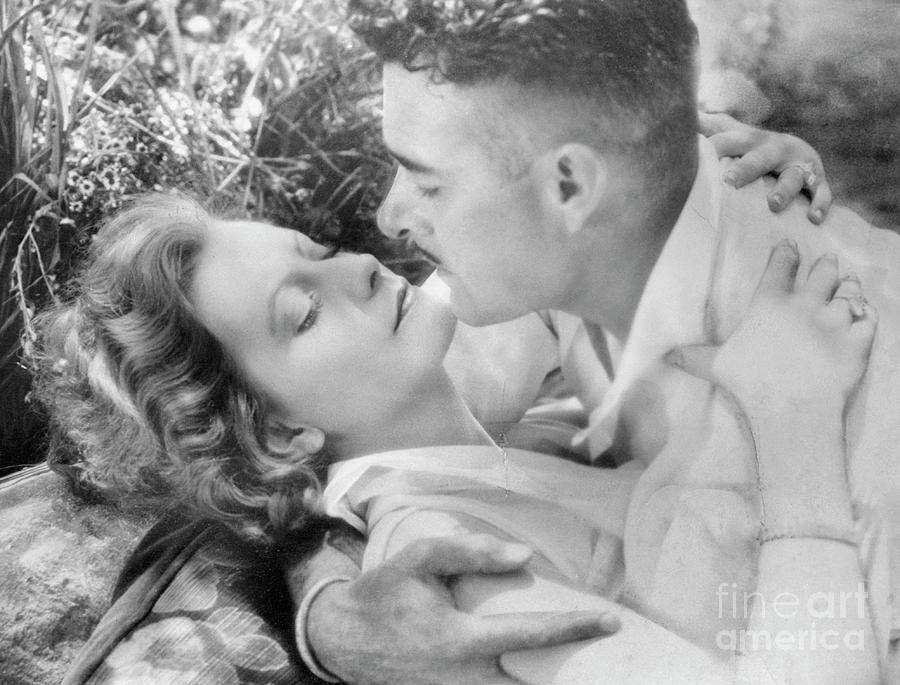 Greta Garbo And John Gilbert In Love Photograph by Bettmann