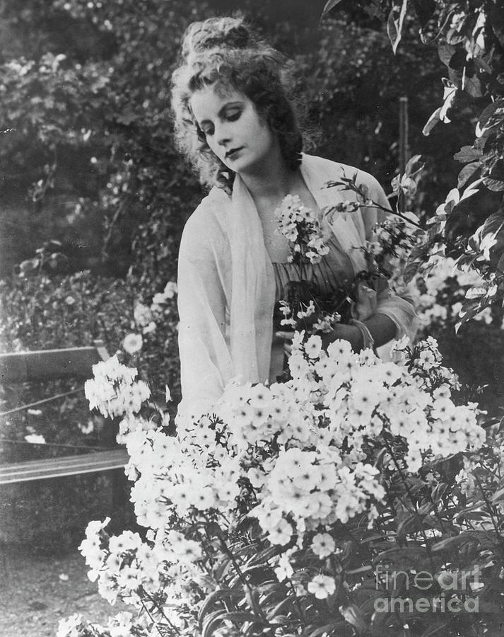 Greta Garbo In The Story Of Gosta Photograph by Bettmann