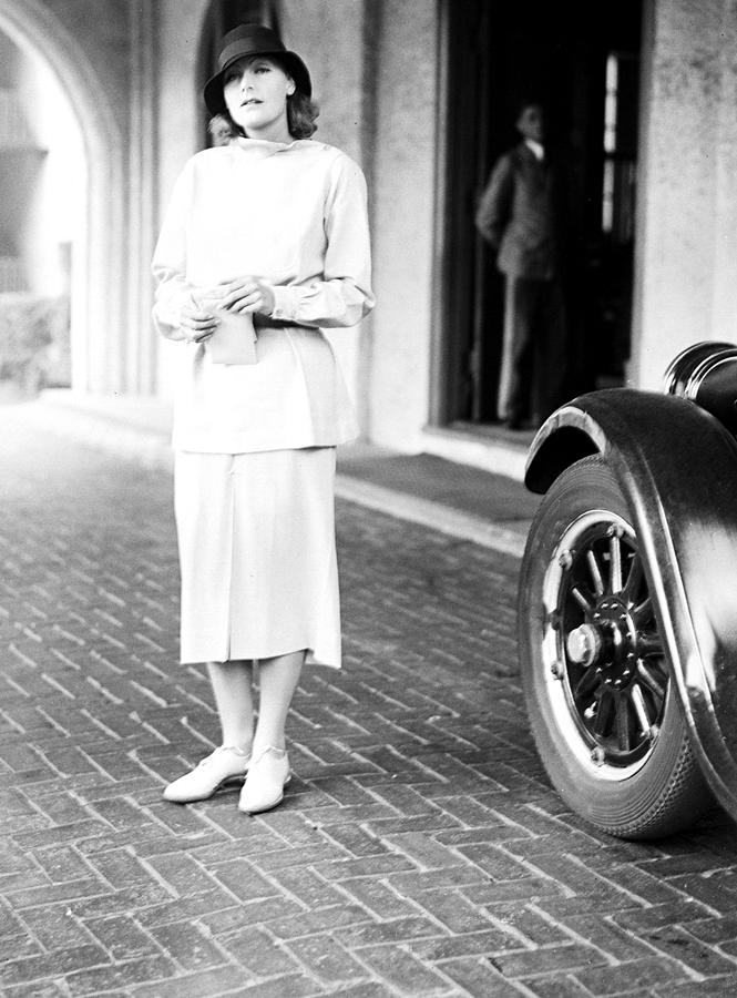 Greta Garbo Pictured Leaving Her Hotel Photograph by New York Daily News Archive