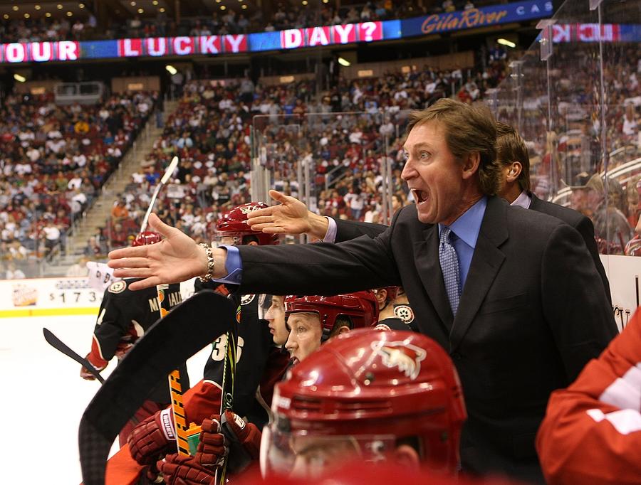 Gretzky Behind The Bench Photograph by Bruce Bennett