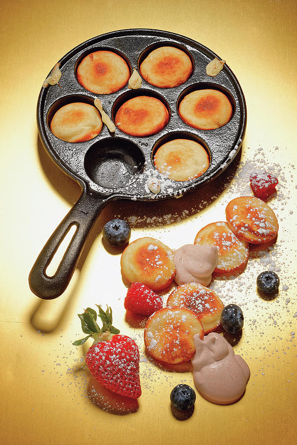 Grilled, Alcoholic Pffertjes With Chocolate Cream Photograph by Torri Tre