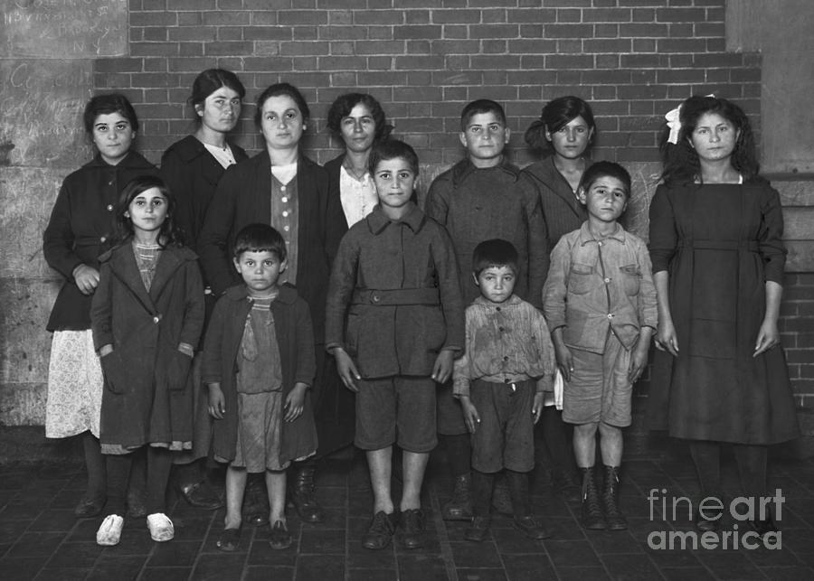 Group Of Armenian Immigrants Photograph by Bettmann