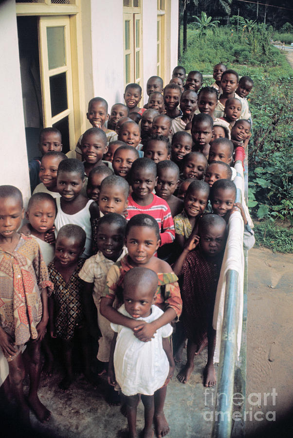 Group Of Biafran Children Photograph by Bettmann