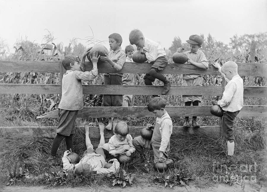 Group Of Children 4-12 Years By Fence Photograph by Bettmann