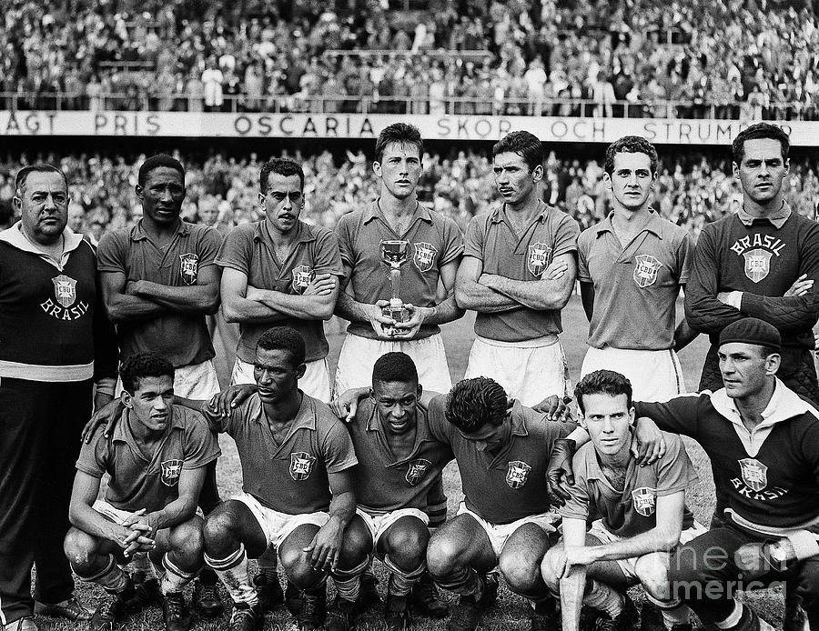 Group Photo Of Brazils Soccer Team Photograph by Bettmann
