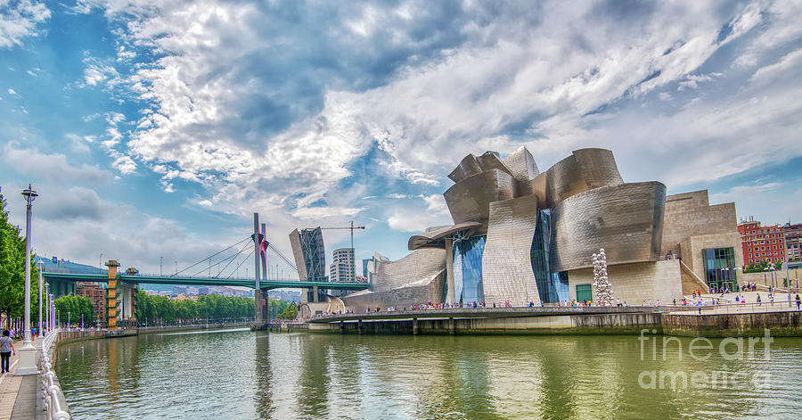 Guggenheim Museum 1 by Mauro Celotti Guggenheim Museum 1 by Mauro Celotti