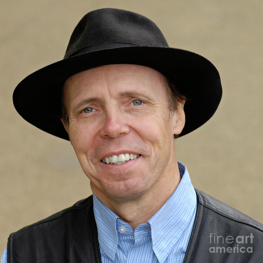Gunther Von Hagens Photograph by Mark Thomas/science Photo Library
