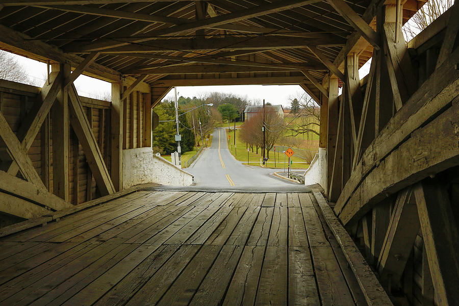 Guths Covered Bridge, Eastern Pa Photograph by Bob Pool