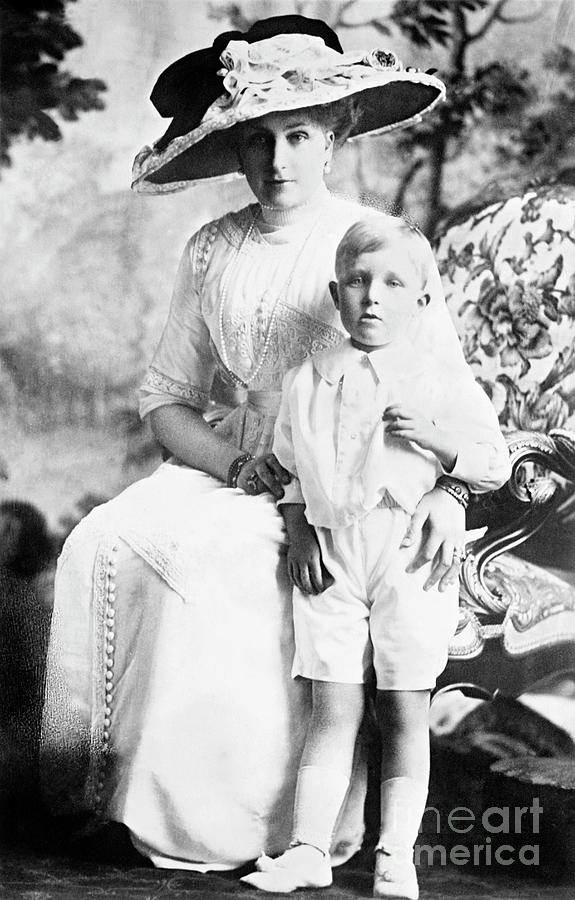 Haemophilia In The Spanish Royal Family Photograph by Library Of Congress/science Photo Library