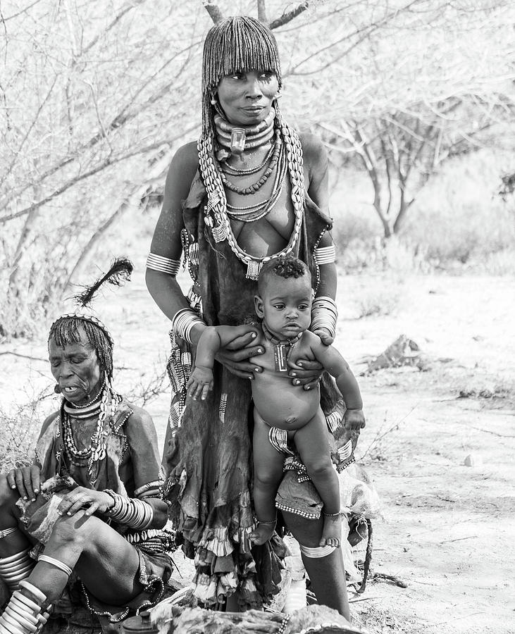 Hammer women and child Photograph by Mache Del Campo