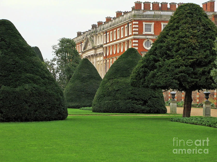 Hampton Court Palace 0755b Photograph by Jack Schultz