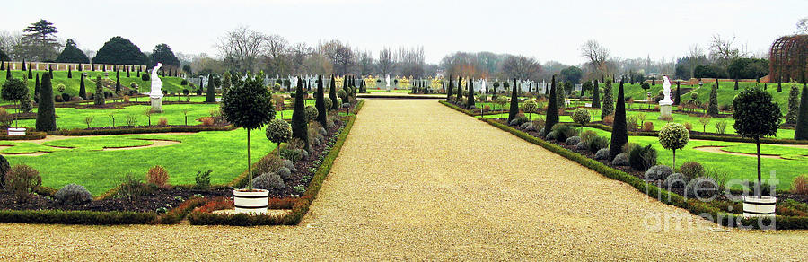 Hampton Court Palace Gardens 0762b Photograph by Jack Schultz
