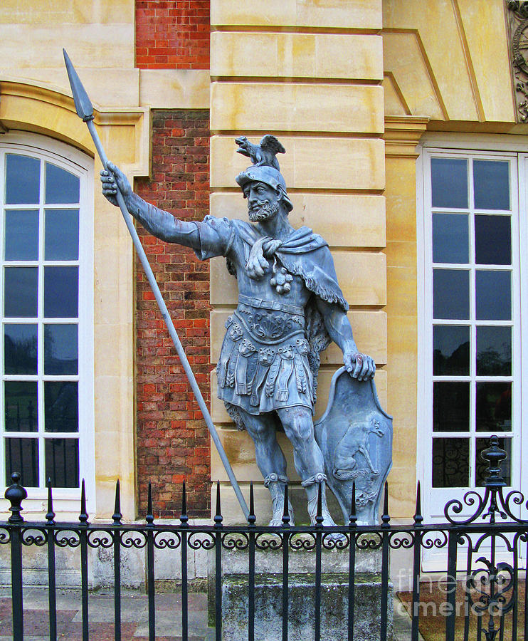 Hampton Court Palace Statue 0764b Photograph by Jack Schultz