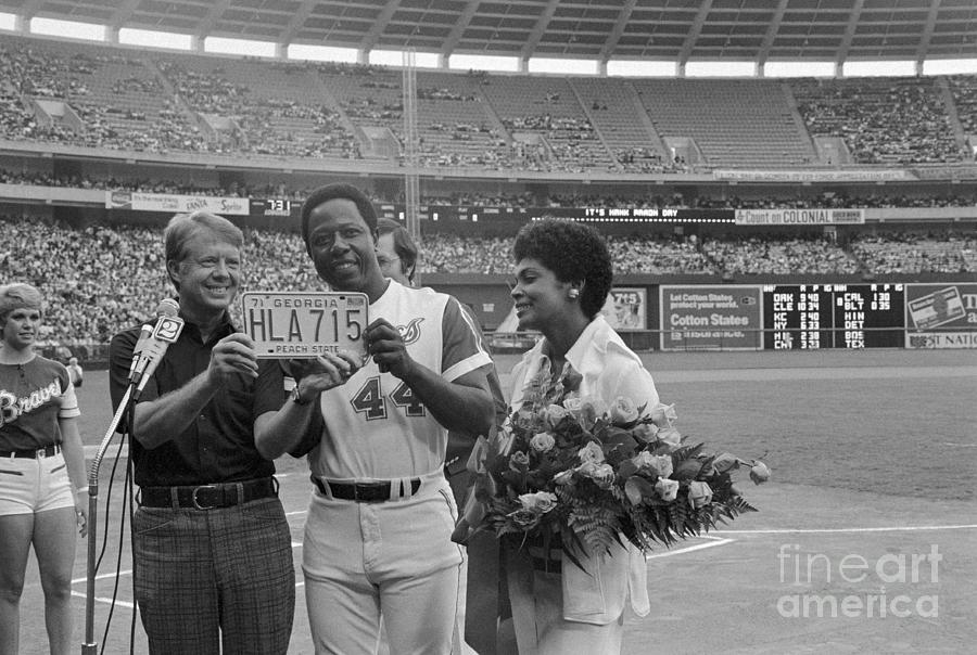 Hank Aaron With Wife And Governor Jimmy by Bettmann