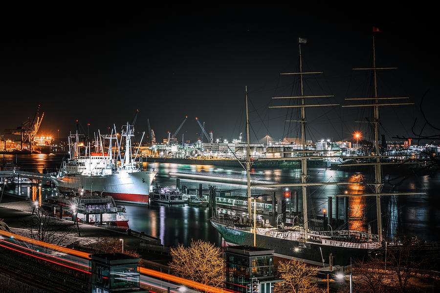Night Photograph - Harbourscape by Jrgen Mu