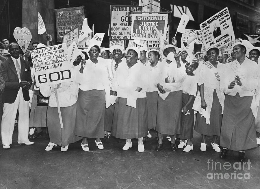 Harlem Woman In Father Divine Parade Photograph by Bettmann