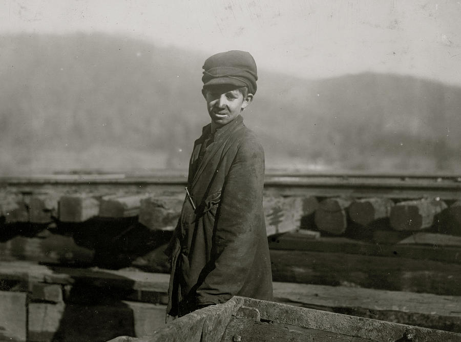 Child Painting - Harley Bruce. a young coupling-boy at tipple of Indian Mountain Mine, of Proctor Coal Co., near Jellico, Tenn. by Unknown