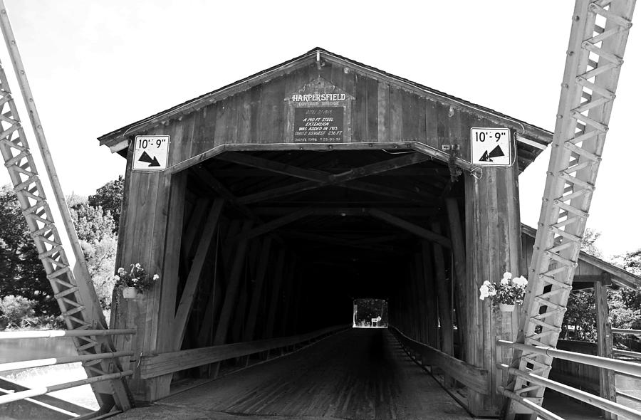 Harpersfield Covered Bridge Photograph by Michiale Schneider