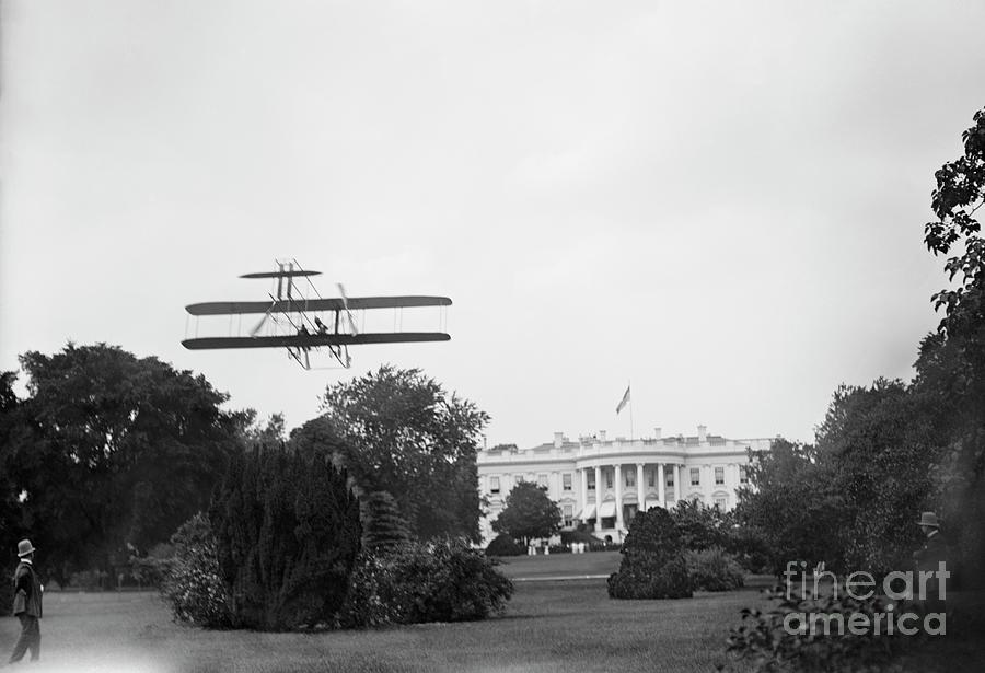 Harry Atwood Landing At The White House Photograph by Library Of Congress/science Photo Library