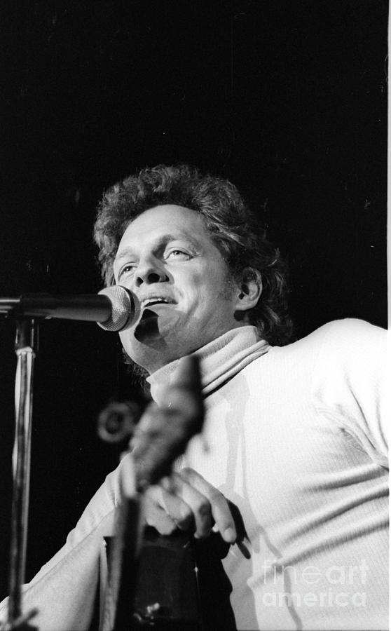 Harry Chapin Photograph by Marc Bittan