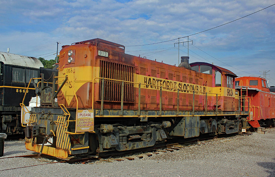 Alco Rs1 Photograph - Hartford and Slocomb Railroad 913 by Joseph C Hinson