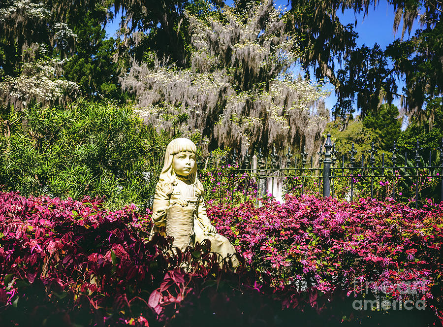 Haunted Crying Statue Of Little Gracie in Bonaventure Cemetery, Savannah, Georgia Photograph by Felix Lai