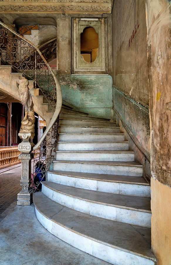 Havana Stairs Photograph by Tom Singleton