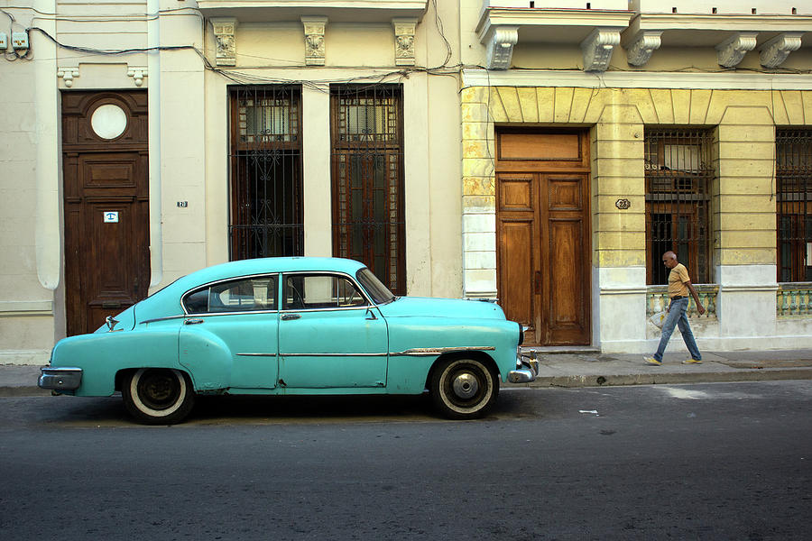 Havana Stroll Photograph by Sue Cullumber