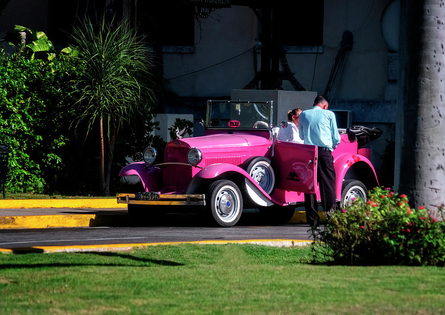 Havana Taxi Photograph by Tom Singleton
