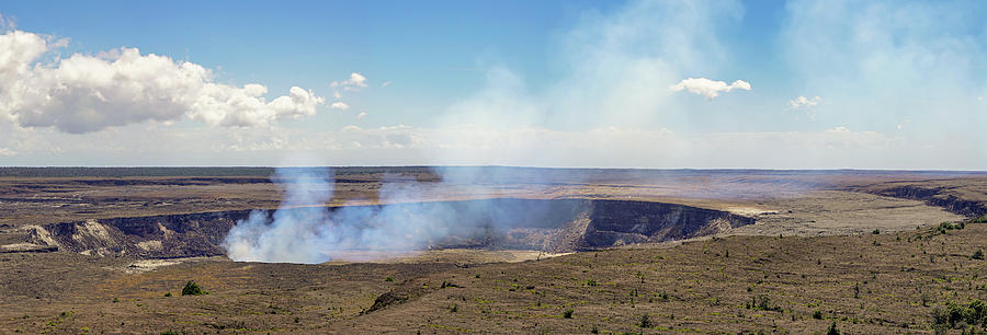 Hawaii Hale Ma'uma'u Volcano Crater by Dave Matchett Hawaii Hale Ma'uma'u Volcano Crater by Dave Matchett
