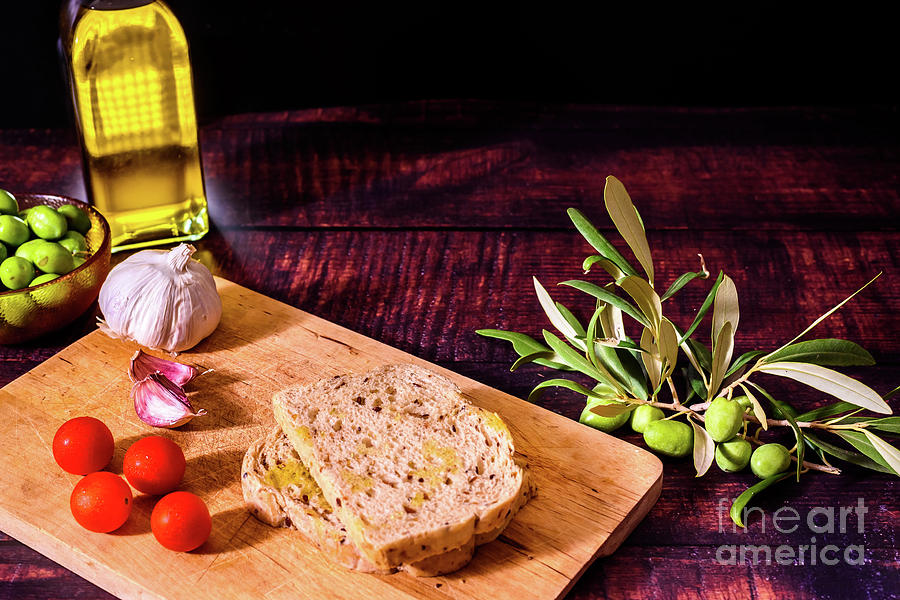 Healthy breakfast based on bread and olive oil. Photograph by Joaquin Corbalan